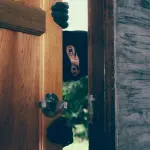 Come comportarsi in caso di furto in casa (e i consigli per prevenirlo)