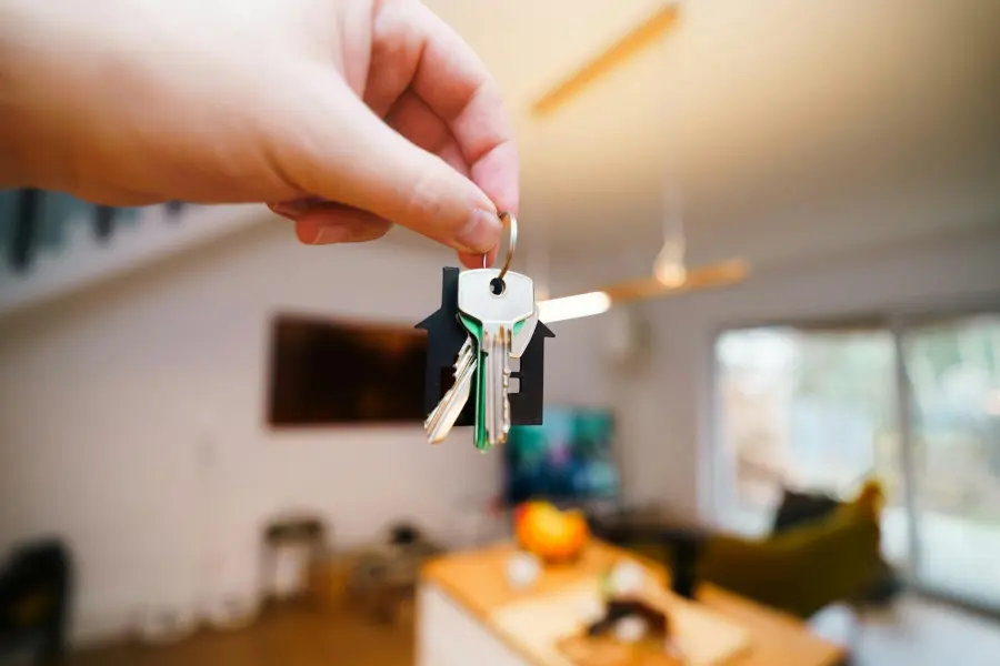 Caparra affitto Milano: quanto chiedono i proprietari e cosa sapere prima di firmare
