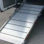 Rampe di carico e allestimento per furgoni: caratteristiche e funzionalità
